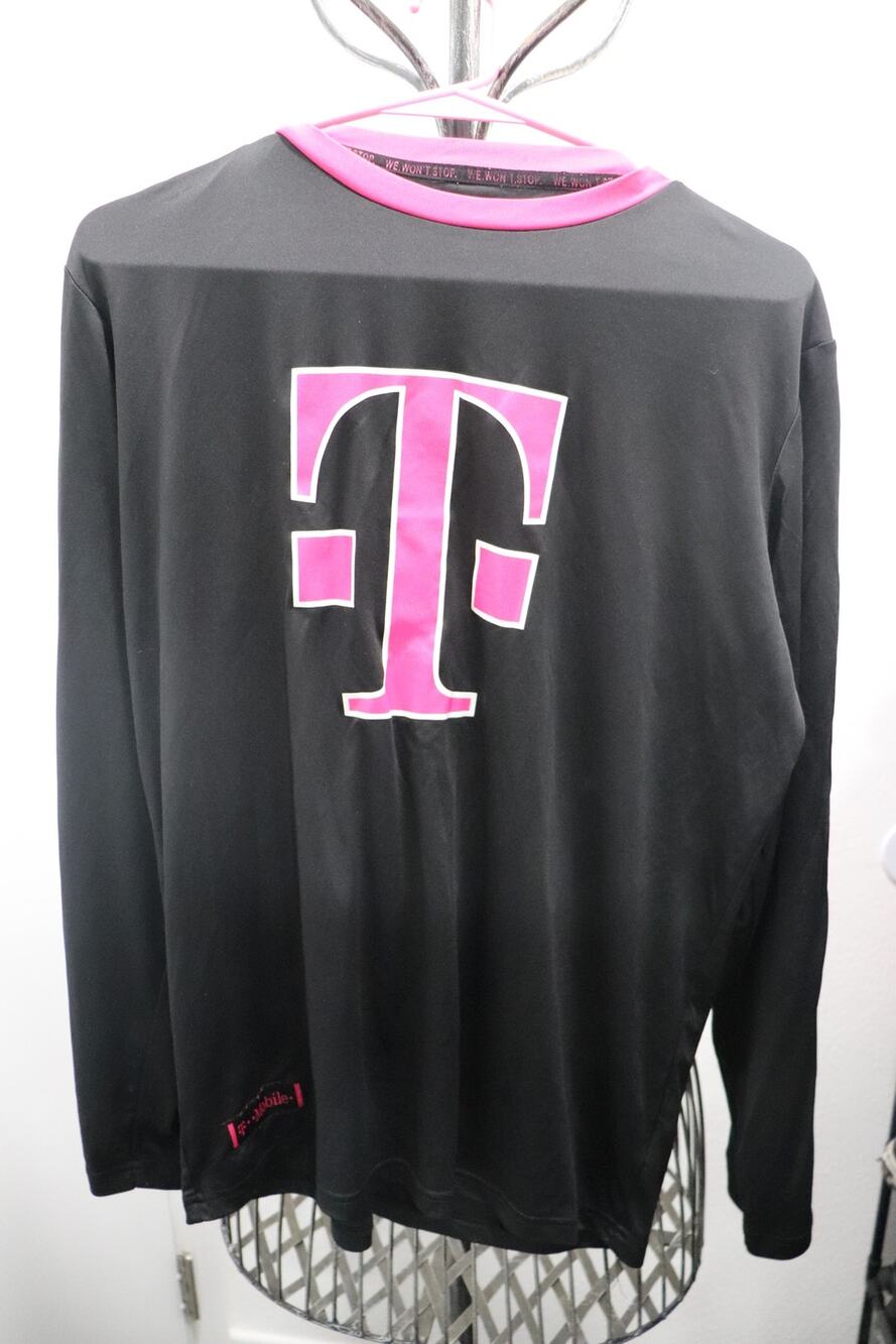 T-Mobile Black Pink Long Sleeve Logo Shirt Small Medium